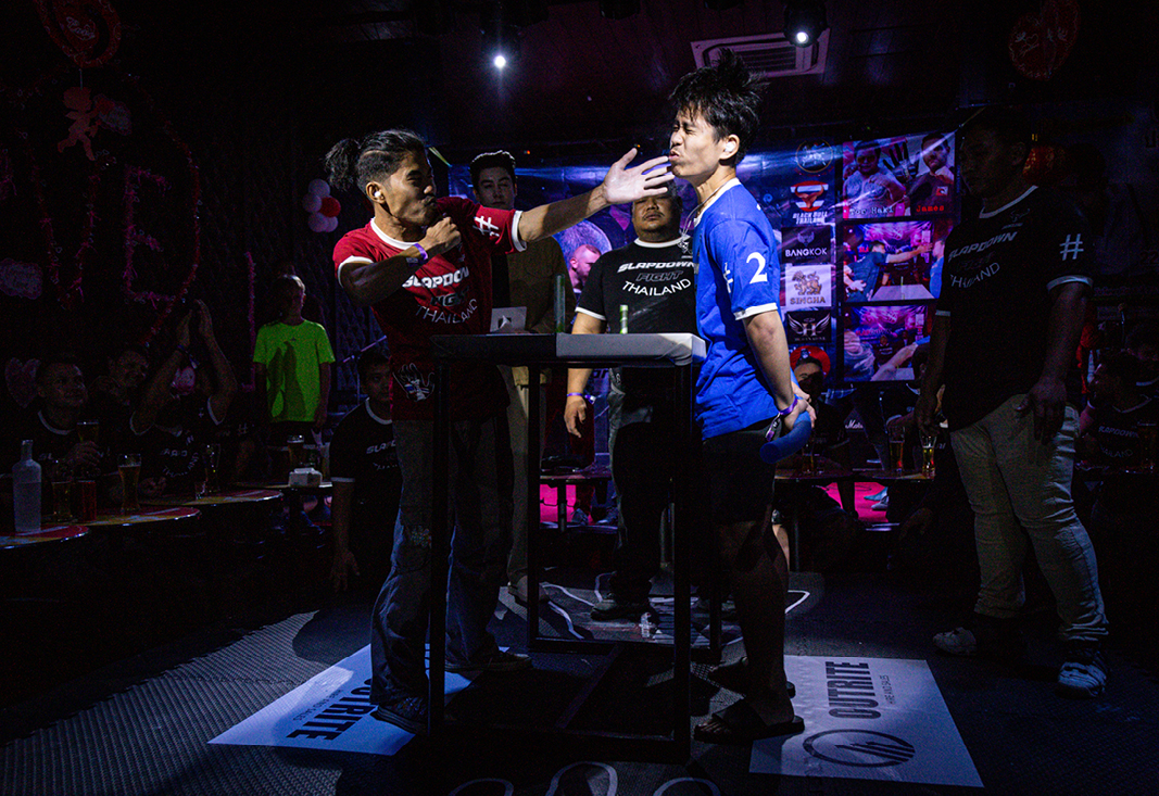 Slap Fighting แข่ง ‘ตบ’ จนหน้าหัน กับเหล่านักสู้ใต้ดินขาโหด