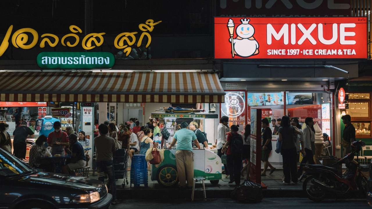 ‘ปภาภัทร ไอศกรีม’ ไอติมโฮมเมดสัญชาติไทย ของอร่อยในย่านบรรทัดทอง